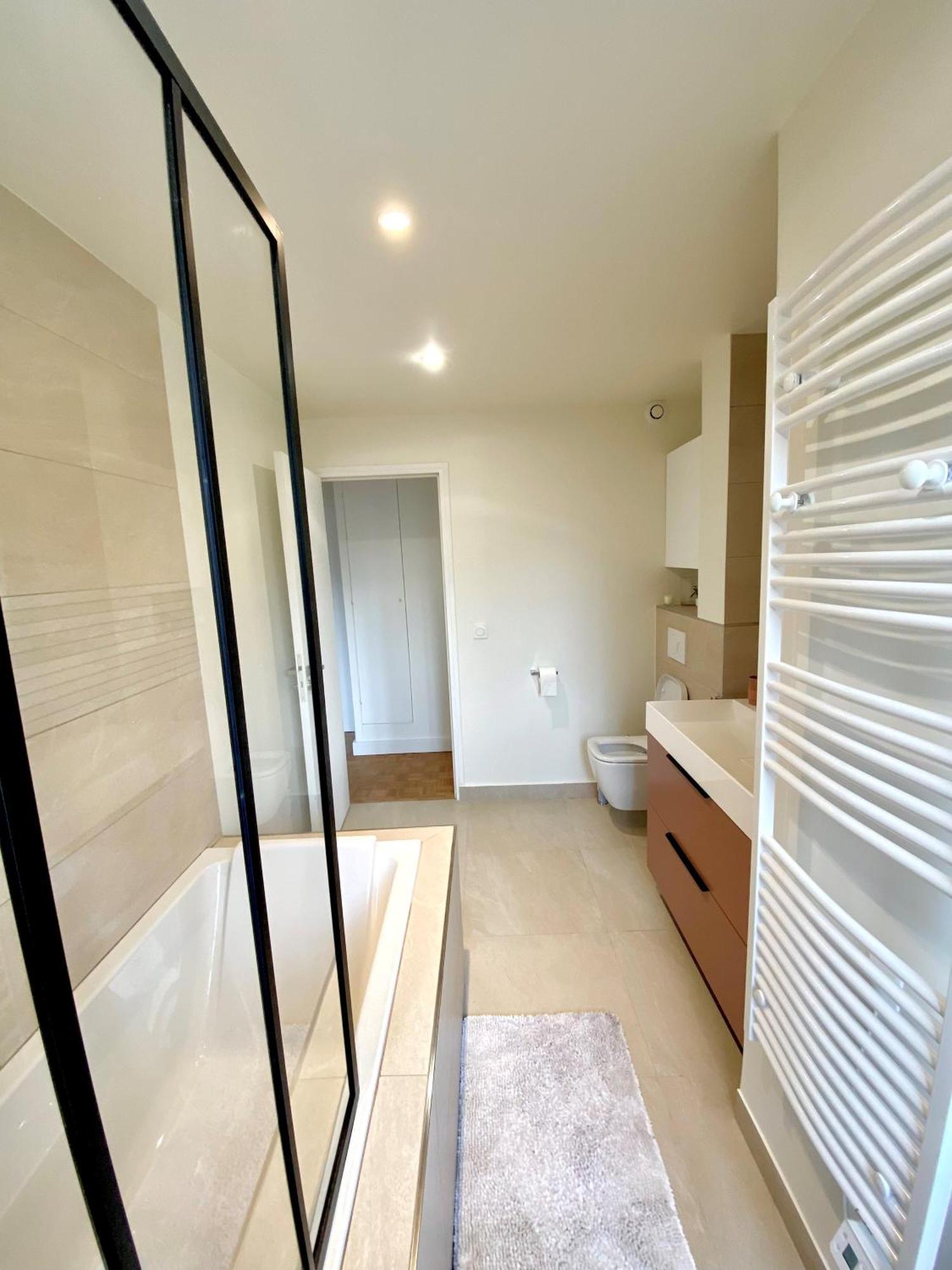 Apartment Bel De 77m2 A Au Pied Du Metro *